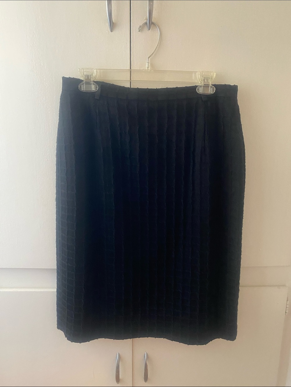 Mondi Women’s Black textured Skirt